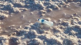 دریاچه ارومیه در یک قدمی مرگ دریاچه ارومیه در یک قدمی مرگ