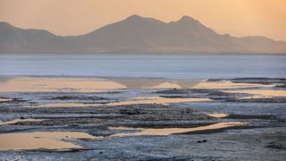 دریاچه ارومیه در یک قدمی مرگ دریاچه ارومیه در یک قدمی مرگ