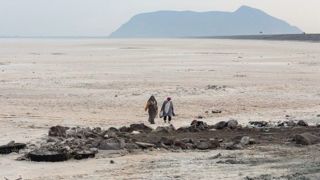 دریاچه ارومیه در یک قدمی مرگ دریاچه ارومیه در یک قدمی مرگ