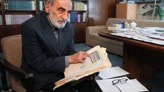 واکنش شریعتمداری به اظهارات عجیب و جنجالی پزشکیان درباره مذاکره و جنگ واکنش شریعتمداری به اظهارات عجیب و جنجالی پزشکیان درباره مذاکره و جنگ