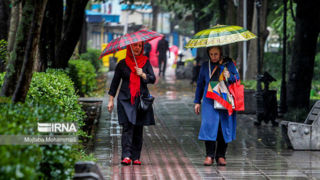 رگبار و رعد و برق در ۱۶ استان