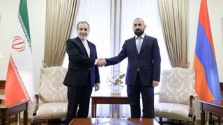 رایزنی عراقچی و وزیر خارجه ارمنستان پیرامون صلح باکو و ایروان