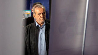  بزرگترین دشمن پزشکیان، حلقه رسانه‌ای ضعیف و بی‌خیال اوست/ این وضعیت بسیار نگران کننده است