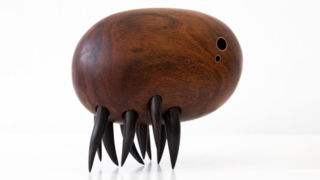 هنرمند آفریقایی که از چوب، «جانوران آخرالزمانی» می‌سازد