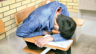 چرا پسرها تمایل کمتری به ادامه تحصیل در دانشگاه دارند؟