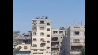 لحظه هدف قرار دادن یک ساختمان مسکونی در غزه