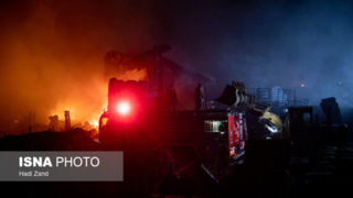 آتشسوزی انبار مواد نفتی و روغنی در خیابان شهید رجایی - تهران آتشسوزی انبار مواد نفتی و روغنی در خیابان شهید رجایی - تهران