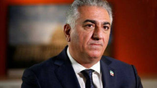 حمله سنگین و بی‌سابقه رئیس دفتر فرح دیبا به رضا پهلوی