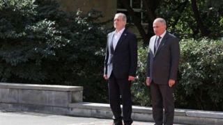 وقتی پزشکیان‌، وزیر خود را اشتباه به نخست‌وزیر ارمنستان معرفی می‌کند!