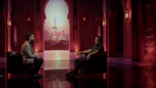 اشک‌های خداداد عزیزی برای پدر و مادر فقیدش