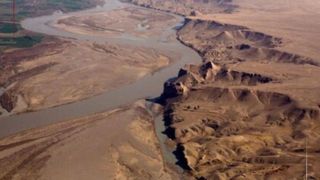 پیگیری‌ها برای دریافت حق‌آبه هیرمند افزایش می‌یابد