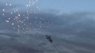 لحظه منفجرشدن موشک آمریکایی در آسمان تایوان لحظه منفجرشدن موشک آمریکایی در آسمان تایوان