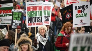 تظاهرات استکهلم در اعتراض به طرح رژیم صهیونیستی برای اشغال کامل غزه تظاهرات استکهلم در اعتراض به طرح رژیم صهیونیستی برای اشغال کامل غزه