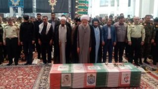 پیکر شهید مدافع امنیت در حرم مطهر شاهچراغ(ع) تشییع شد پیکر شهید مدافع امنیت در حرم مطهر شاهچراغ(ع) تشییع شد