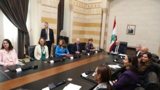 اصرار دولت دستنشانده لبنان به خلع سلاح حزبالله اصرار دولت دستنشانده لبنان به خلع سلاح حزبالله