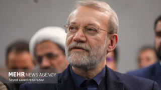لاریجانی:  یکی از شخصیت‌های برجسته دنیا به من گفت که در ماجرای جنگ ۱۲ روزه، دنیا هم‌بستگی ملی ایرانیان را دید
