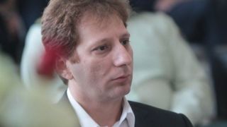 بازی خطرناک بابک زنجانی با افکار عمومی/ قیمت‌سازی برای دلار، بازار را ملتهب می‌کند