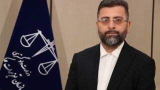 خبر واردات یک تن طلا توسط زنجانی صحت ندارد؛ ماجرای توقیف طلا در گمرک