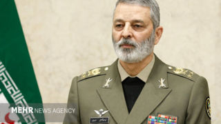 سرلشکر موسوی: با قدرت در برابر دشمنان میایستیم و از کشور دفاع میکنیم سرلشکر موسوی: با قدرت در برابر دشمنان میایستیم و از کشور دفاع میکنیم