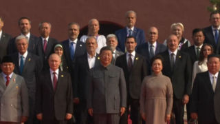 حضور پزشکیان در مراسم رژه نیروهای مسلح چین حضور پزشکیان در مراسم رژه نیروهای مسلح چین