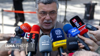 ظفرقندی: کمبودهای دارویی نسبت به سال قبل کمتر شده است/درخواست مهاجرت متخصصان ۱۸ درصد کاهش یافته است