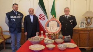 استرداد ۱۳ اثر باستانی کشفشده در ایتالیا به ایران استرداد ۱۳ اثر باستانی کشفشده در ایتالیا به ایران