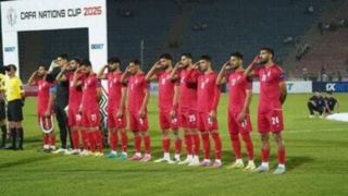 مجری تلویزیون: باید دست و پای بازیکنان تیم ملی را ببوسیم!