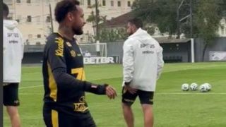 ضربه زیبا و عجیب نیمار در تمرینات سانتوس