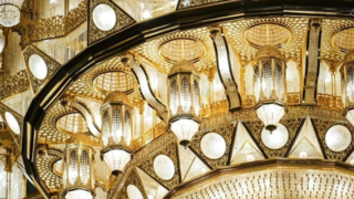 مسجد جامع سلطان قابوس، مروارید مسقط