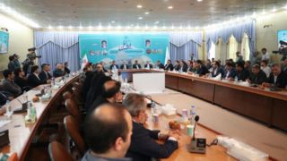 پزشکیان:هر کس می‌تواند ناترازی‌ها را حل کند این گوی و این میدان