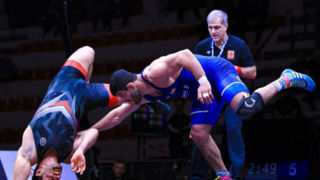 کشتی آزاد قهرمانی جهان/ کولاک کامران قاسم‌پور در مبارزه نخست