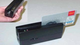 کلاهبرداری اسکیمری در دکه روزنامه فروشی