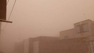 طوفان شدید و گردوغبار تمامی ادارات هیرمند را تعطیل کرد