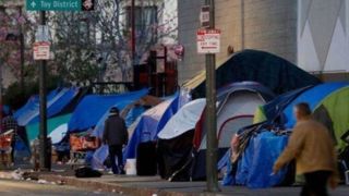 مجری شبکه آمریکایی فاکس‌نیوز: بی‌خانمان‌ها را اعدام کنید!