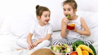 با مصرف این غذاها، بلوغ زودرس بیخ گوش کودکتان است