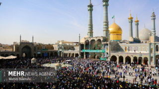 کاروان نمادین استقبال از حضرت معصومه(س) وارد حرم مطهر شد کاروان نمادین استقبال از حضرت معصومه(س) وارد حرم مطهر شد