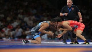 عموزاد مقتدرانه انتقام گرفت؛ دومین مدال طلا برای کشتی ایران ضرب شد