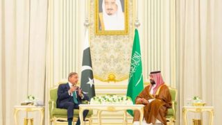 عربستان و پاکستان توافقنامه دفاعی مشترک امضا کردند عربستان و پاکستان توافقنامه دفاعی مشترک امضا کردند