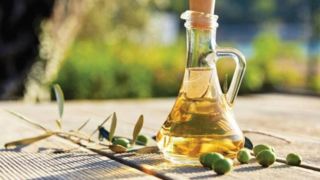 آیا مصرف روغن زیتون باعث چاقی میشود؟ آیا مصرف روغن زیتون باعث چاقی میشود؟