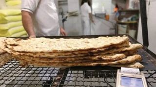 طعم گرانی و بیکیفیتی در یک لقمه نان طعم گرانی و بیکیفیتی در یک لقمه نان