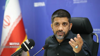 دبیر: نوکر مردم هستم/ حد این بچه‌ها خیلی بالاتر است