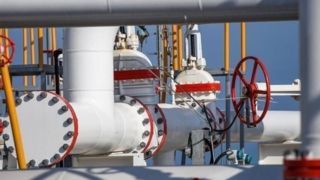 بلومبرگ: اتحادیه اروپا در حال بررسی اعمال محدودیت بر صادرات نفت روسیه است