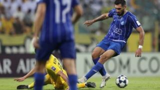 سوتی عجیب مدافع استقلال | پاس گل مدافع میلیاردی استقلال به مهاجم پیکان !