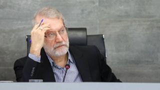 واکنش لاریجانی به سخنان ترامپ: امنیت ملی جای معامله نیست واکنش لاریجانی به سخنان ترامپ: امنیت ملی جای معامله نیست