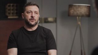 زلنسکی از آمادگی خود برای کناره گیری از رئیس جمهوری اوکراین خبر داد