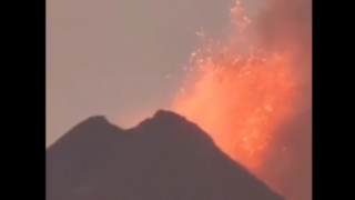 فوران تنها آتشفشان فعال هند فوران تنها آتشفشان فعال هند