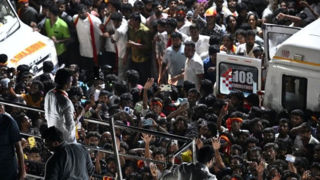 حداقل ۳۶ کشته بر اثر ازدحام جمعیت در تجمع انتخاباتی در هند حداقل ۳۶ کشته بر اثر ازدحام جمعیت در تجمع انتخاباتی در هند