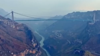 افتتاح مرتفع‌ترین پل جهان در چین