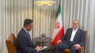 پزشکیان: «اسنپ‌بک» تقلّایی برای مشروعیت‌بخشی به اقدامات خلاف قانون کشورهای غربی است