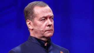 مدودف: بی‌شک کشورهای بیشتری به دنبال ساخت سلاح هسته‌ای می‌روند